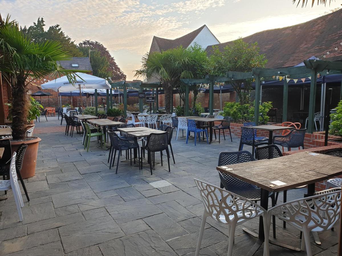 The Catherine Wheel Wetherspoon Hotel Хенли-на-Темзе Экстерьер фото