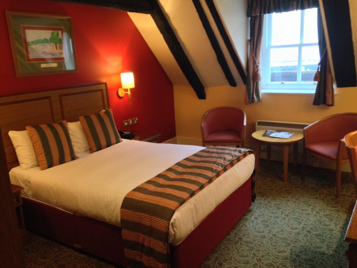 The Catherine Wheel Wetherspoon Hotel Хенли-на-Темзе Экстерьер фото