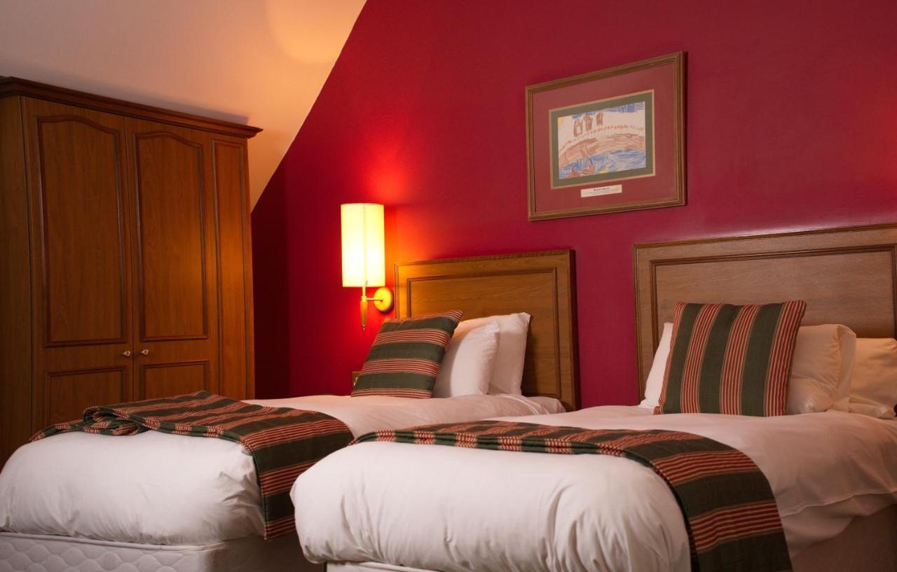 The Catherine Wheel Wetherspoon Hotel Хенли-на-Темзе Экстерьер фото