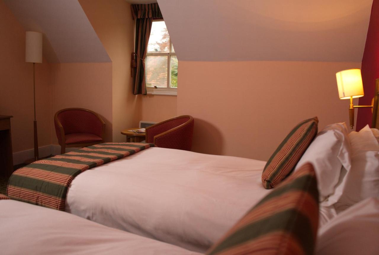 The Catherine Wheel Wetherspoon Hotel Хенли-на-Темзе Экстерьер фото
