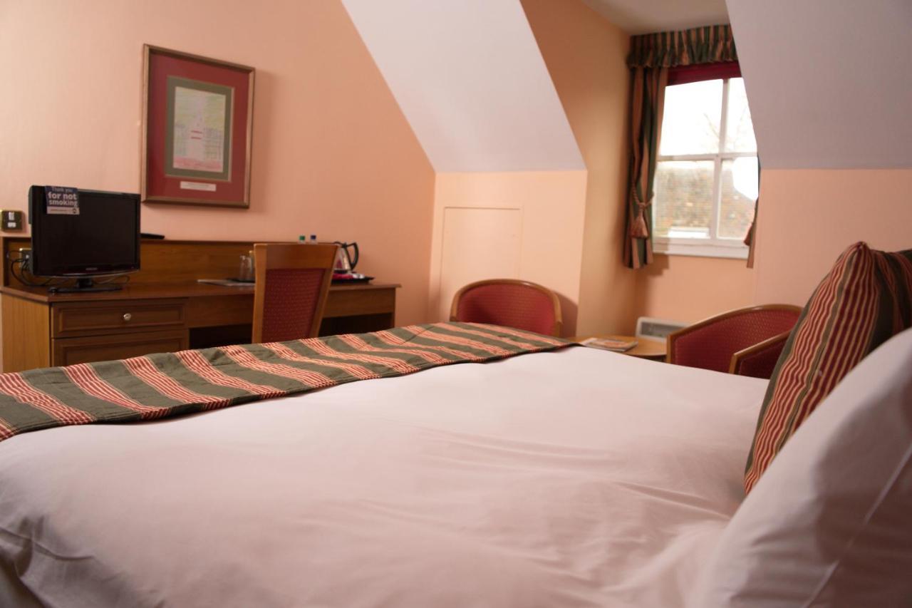 The Catherine Wheel Wetherspoon Hotel Хенли-на-Темзе Экстерьер фото